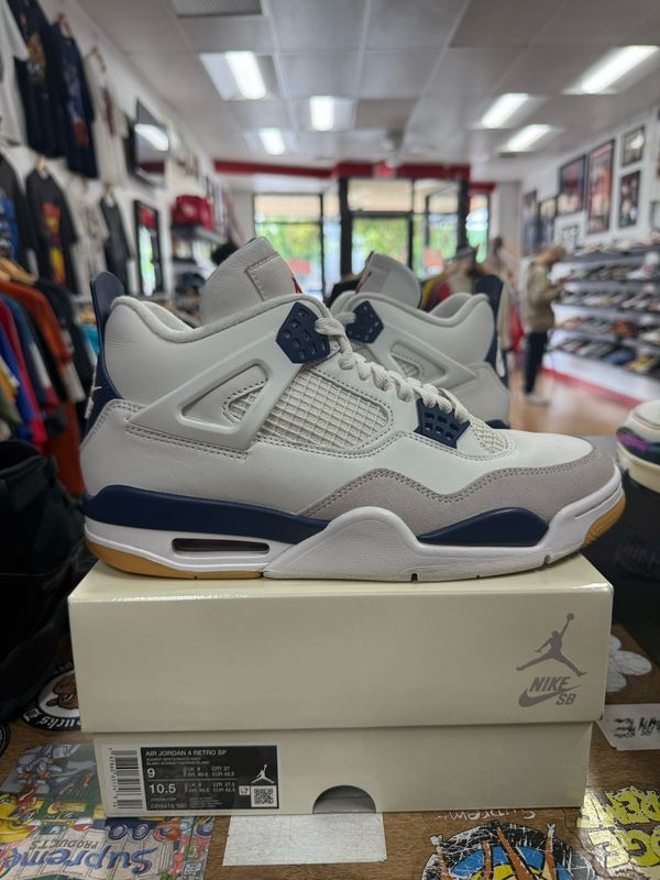 Jordan 4 Retro SB Navy Size 9 (Pre-Owned)