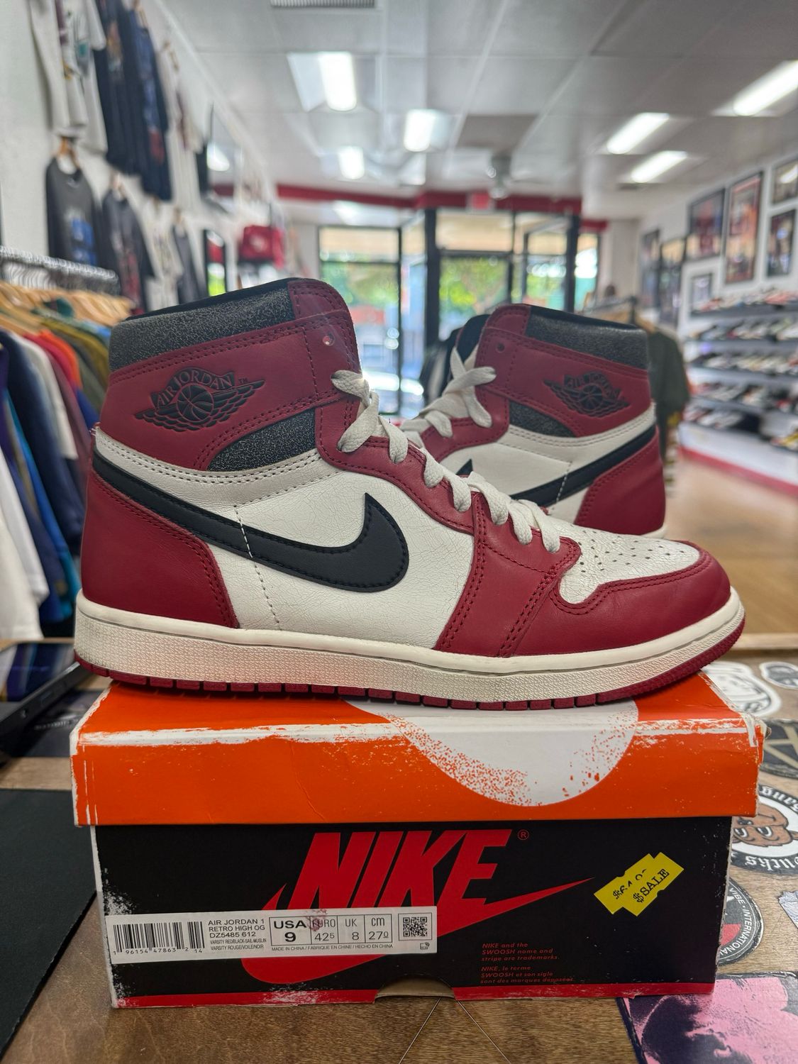 Jordan 1 Retro High OG Chicago Lost and Found Size 9 (WORN)(1 Black Lace)