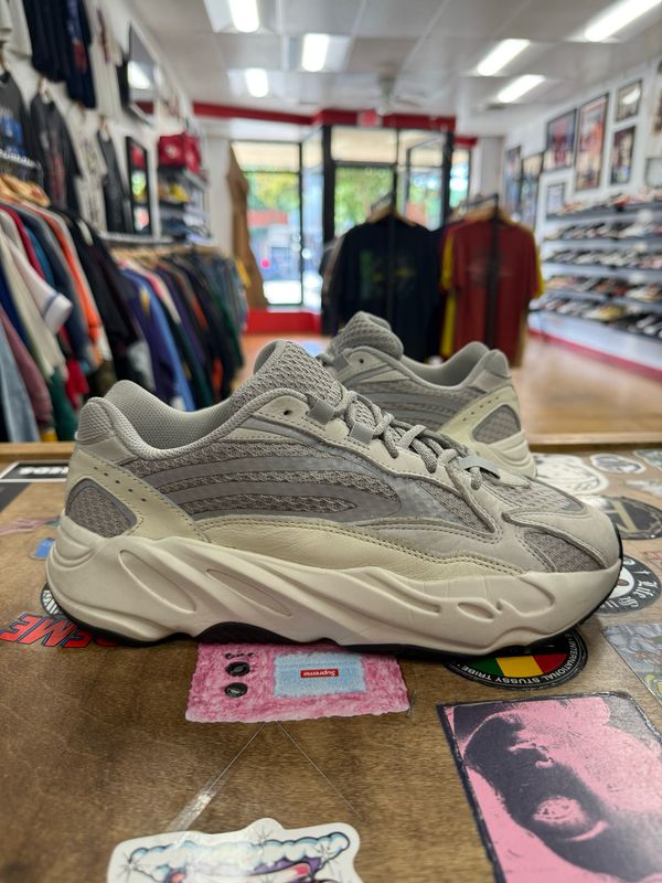 Pre Owned adidas Yeezy Boost 700 V2 Static Size 8.5 *NO BOX*