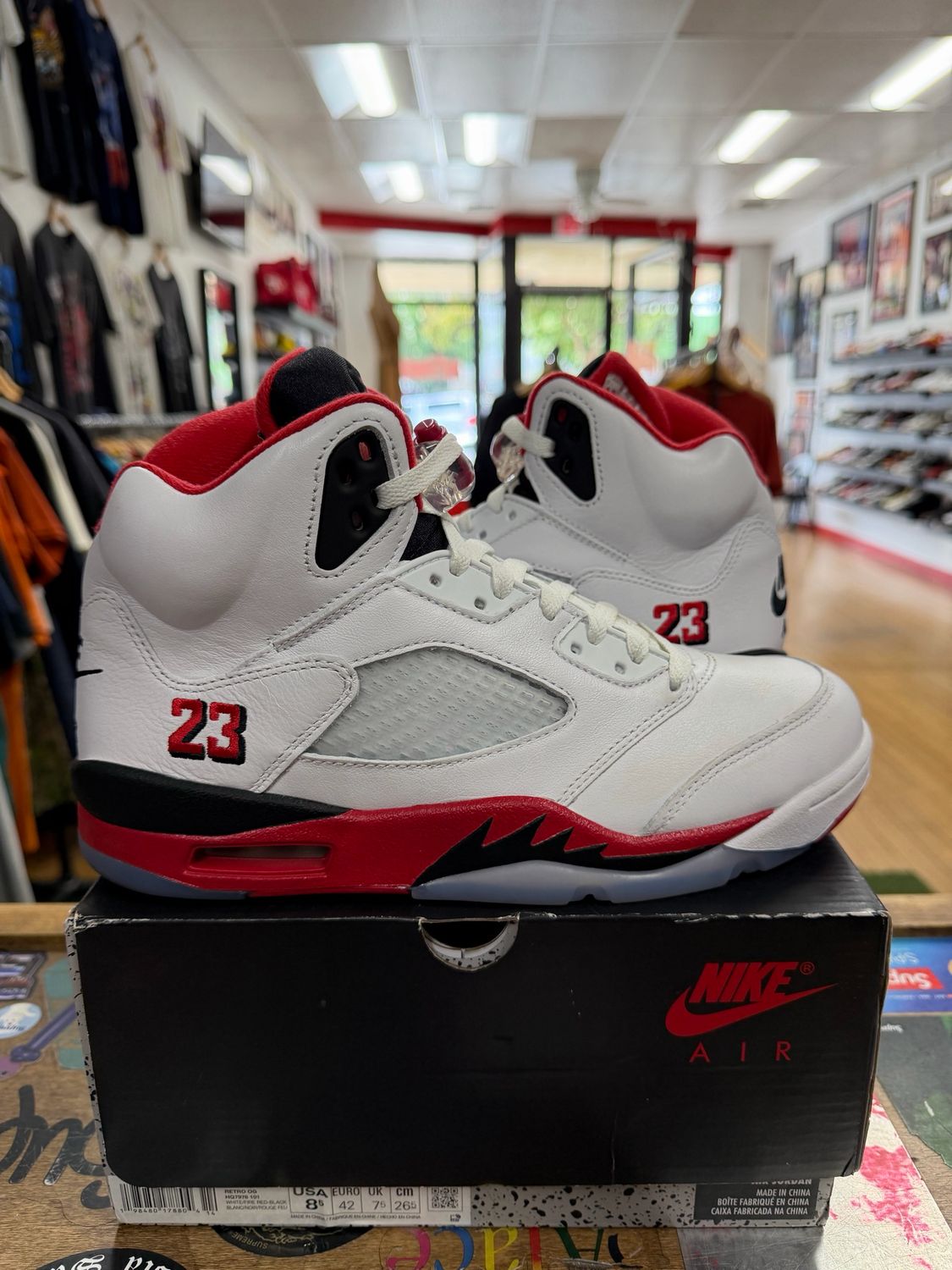 Pre Owned Jordan 5 Retro Fire Red Black Tongue (2025) Size 8.5