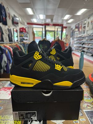 Jordan 4 Retro Thunder (2023) Size 11 WORN