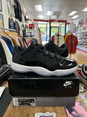 Jordan 11 Retro Low Space Jam Size 9.5 (TRIED ON)