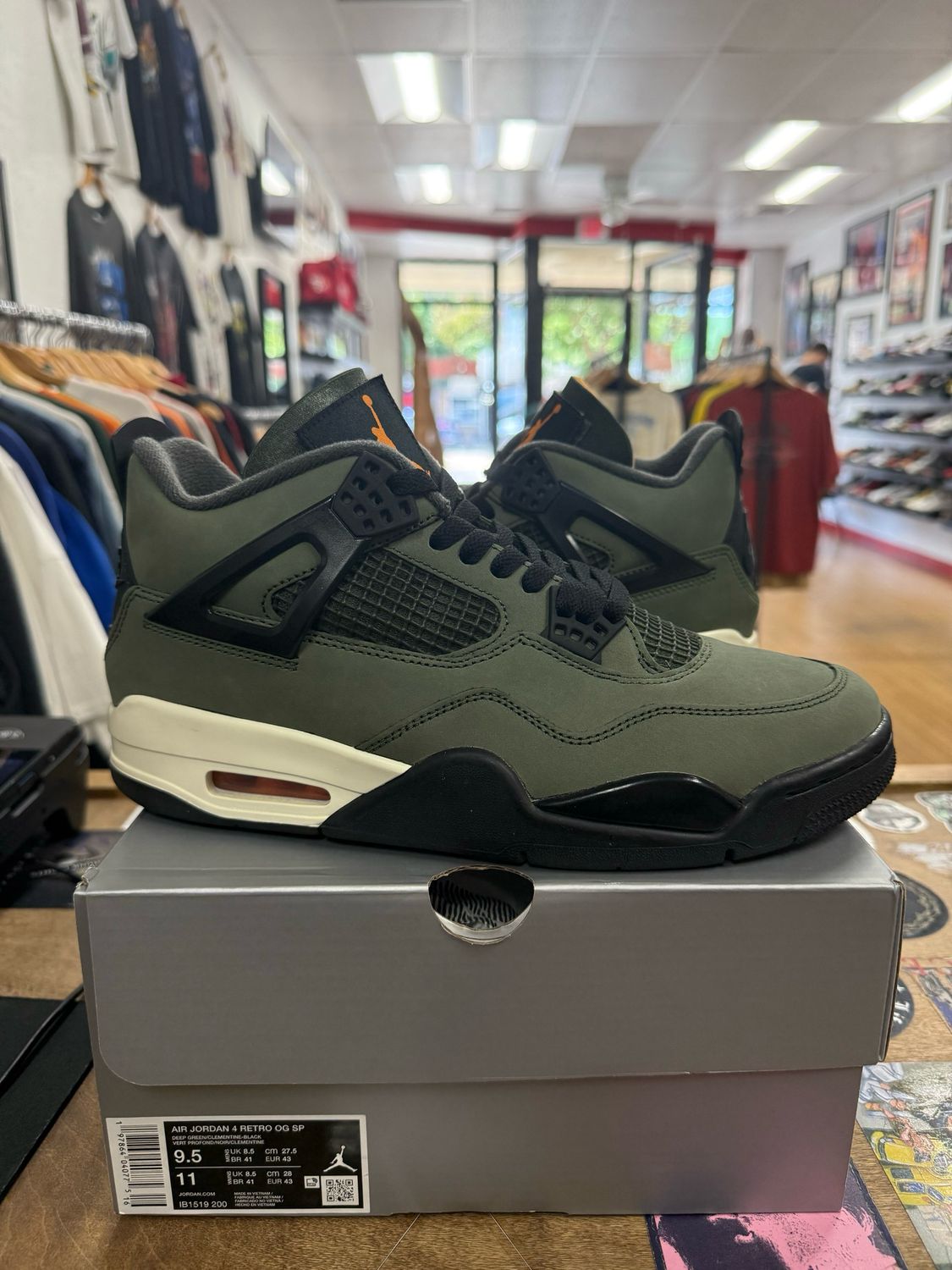 Jordan 4 Retro OG SP Undefeated (2025) Size 9.5 (WORN)