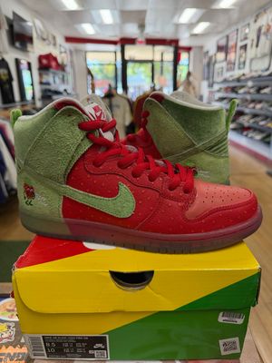Pre Owned Nike SB Dunk High Strawberry Cough Size 8.5