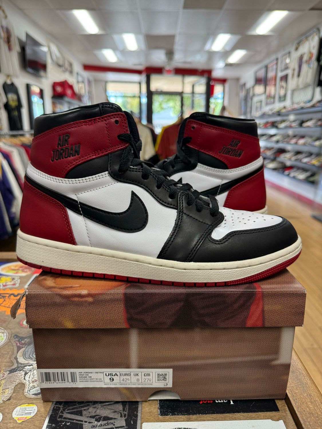Pre Owned Jordan 1 Retro High OG Black Toe Reimagined Size 9