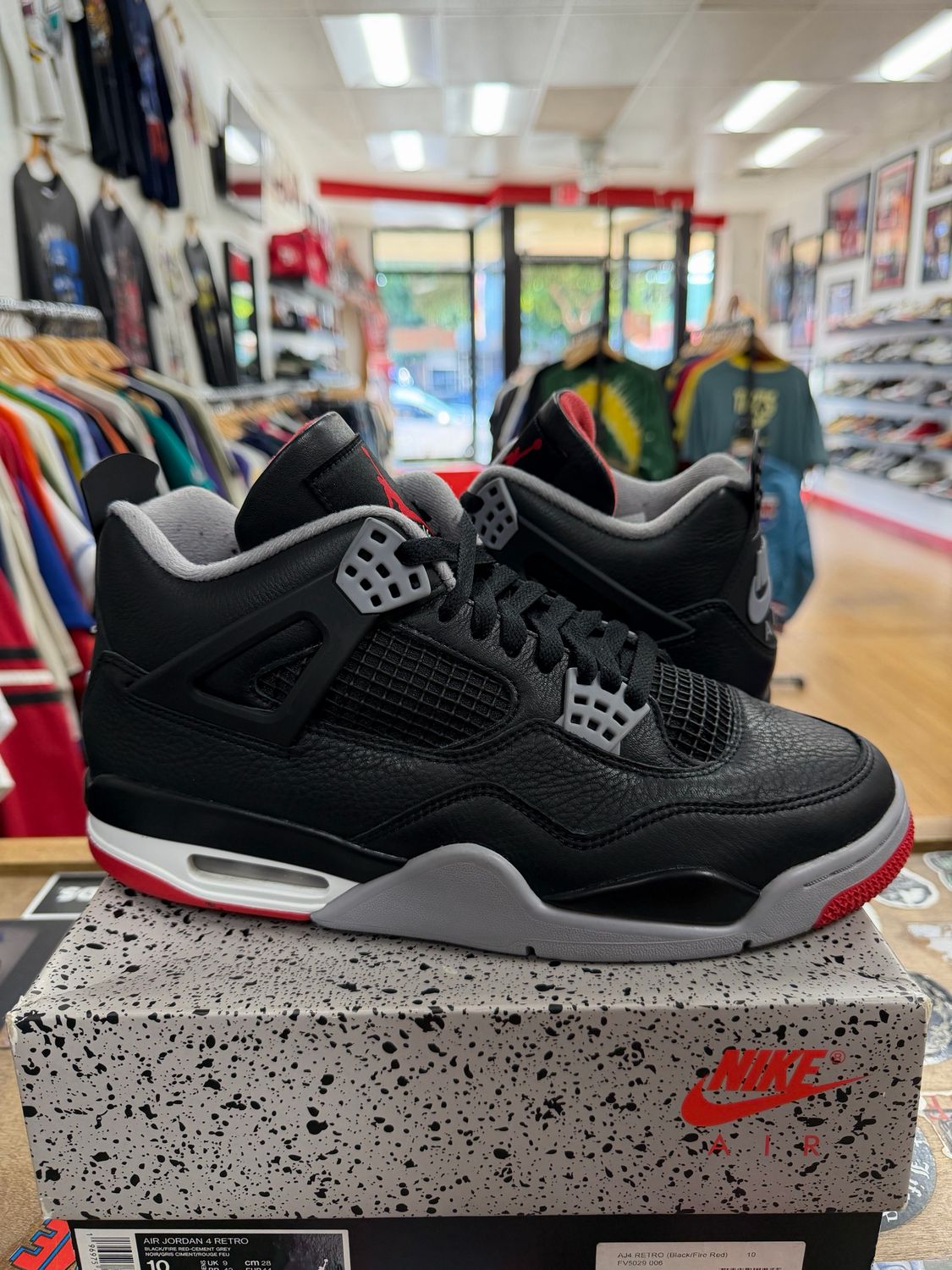 Jordan 4 Retro Bred Reimagined Size 10 (Pre-Owned)