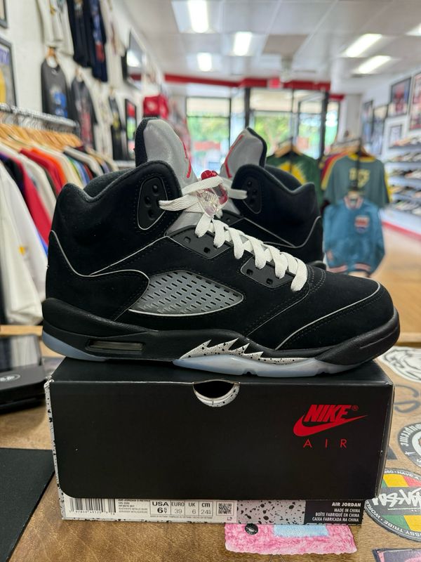 Lightly Worn Jordan 5 Retro OG Black Metallic Reimagined (GS) Size 6.5Y