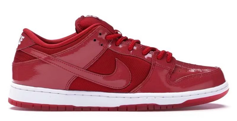 DS Nike SB Dunk Low Red Patent Leather Size 9
