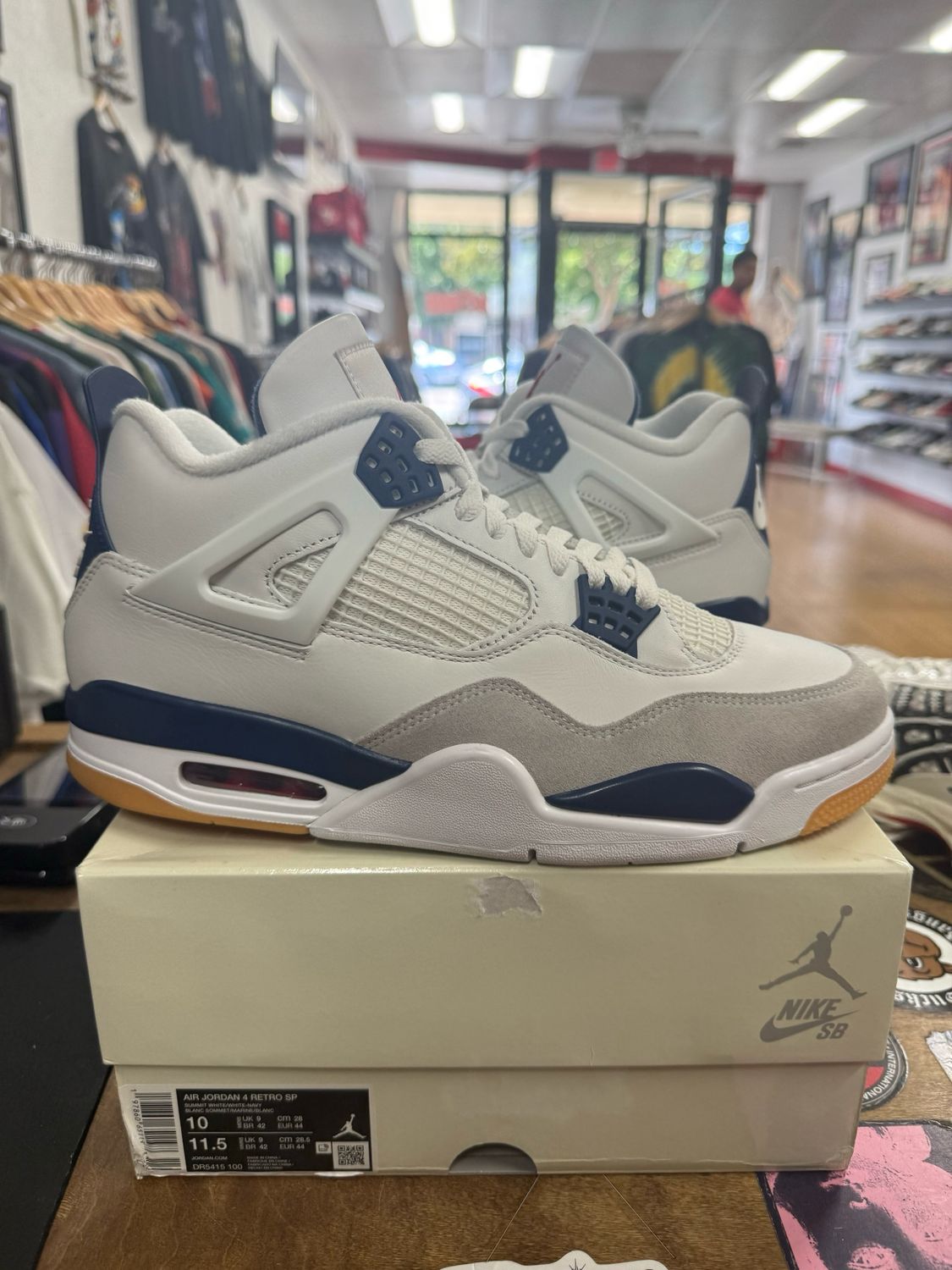 Lightly Used Jordan 4 Retro SB Navy Size 10