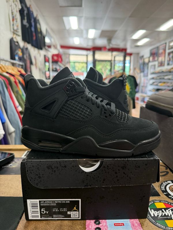 Pre Owned Jordan 4 Retro Black Cat (2025) (GS) Size 5.5Y