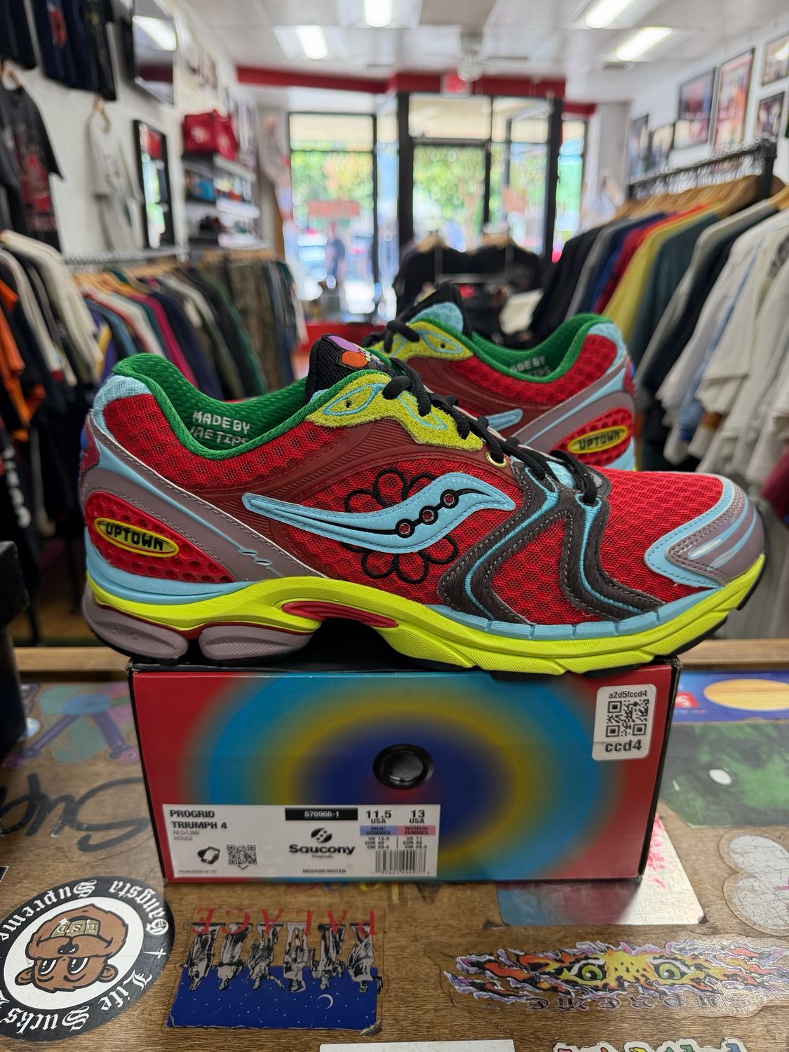 Saucony ProGrid Triumph 4 Jae Tips Flowers Grow Uptown Poison Ivy Size 11.5 (Lightly Worn)