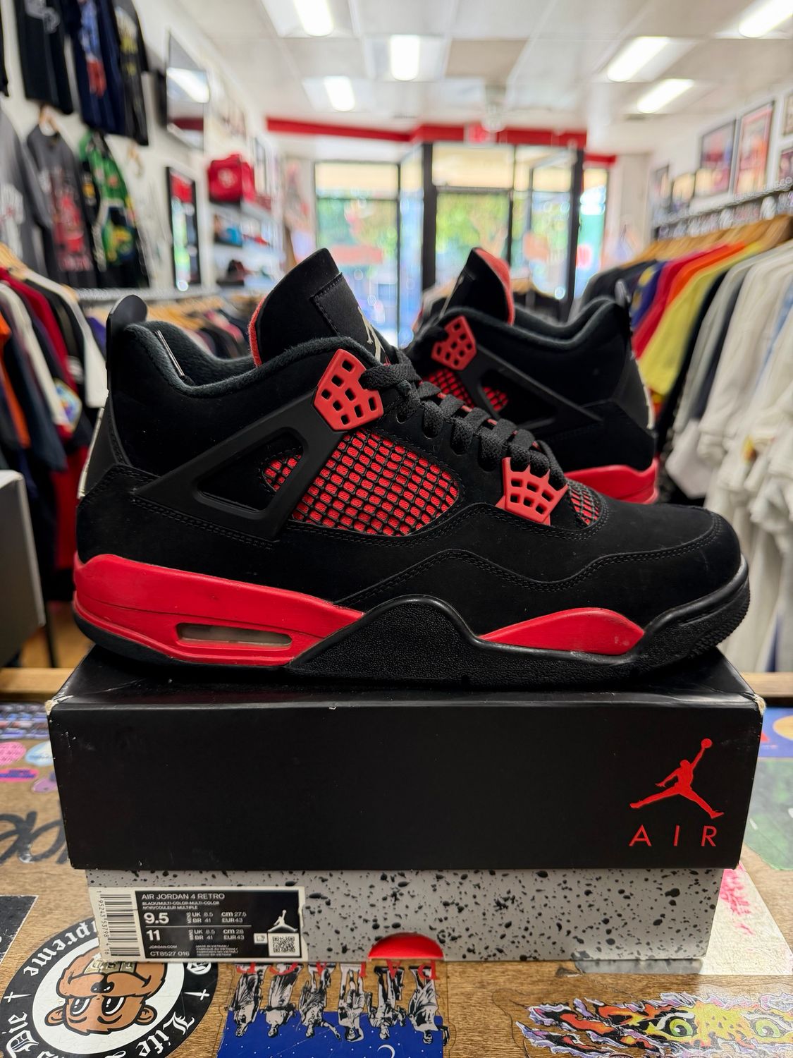 Jordan 4 Retro Red Thunder Size 9.5 (WORN)