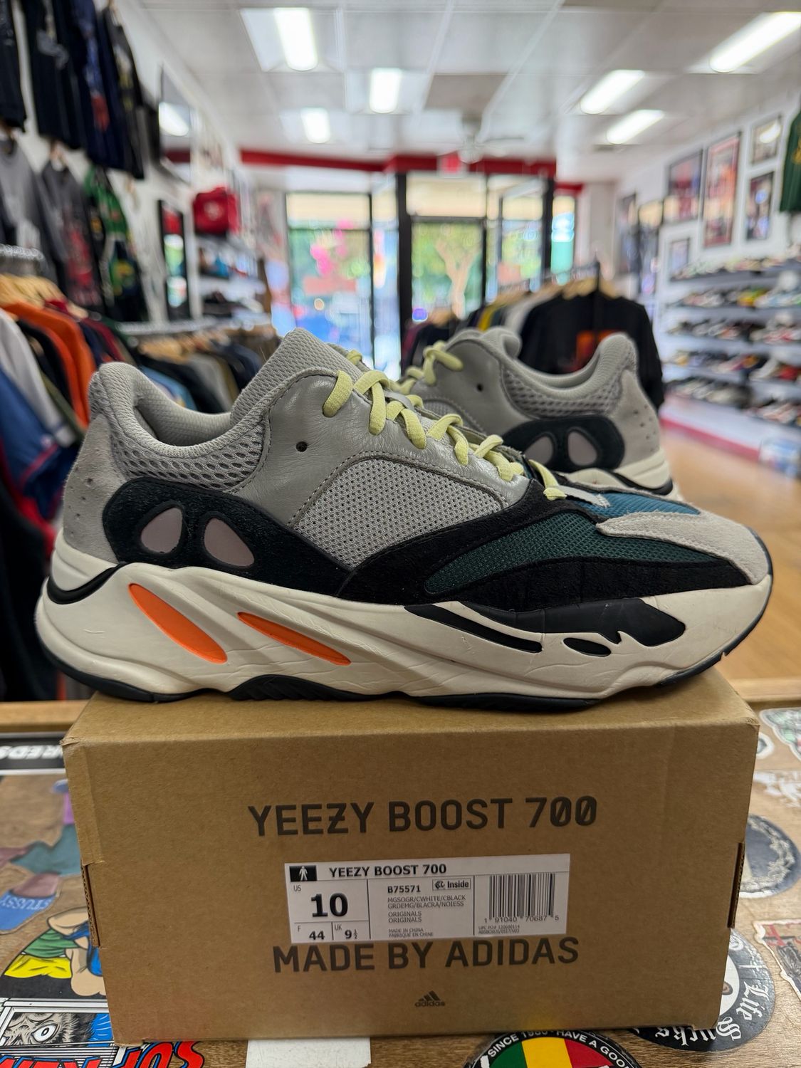 adidas Yeezy Boost 700 Wave Runner Size 10 (WORN)