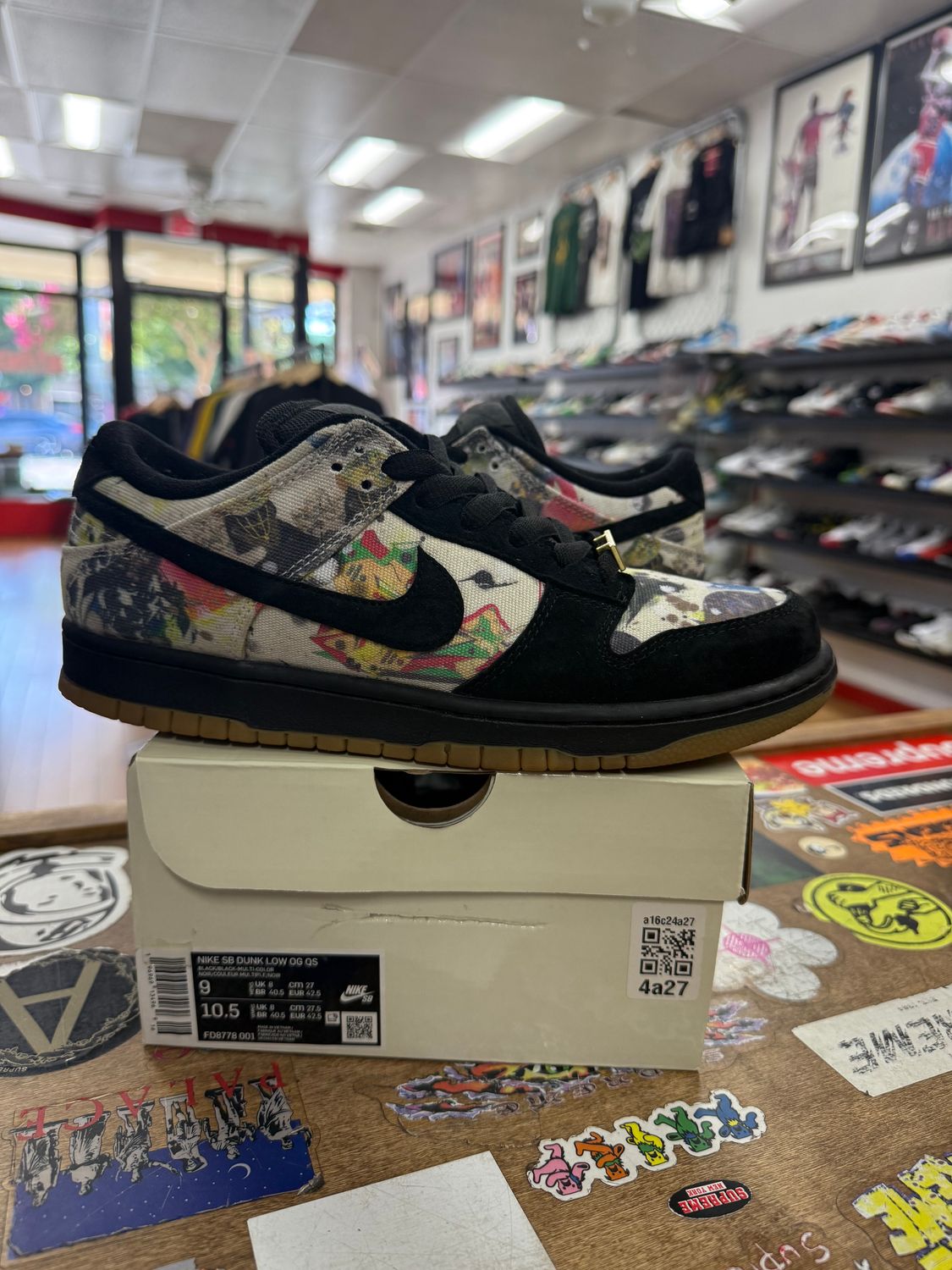 Nike SB Dunk Low Supreme Rammellzee Size 9 (WORN)