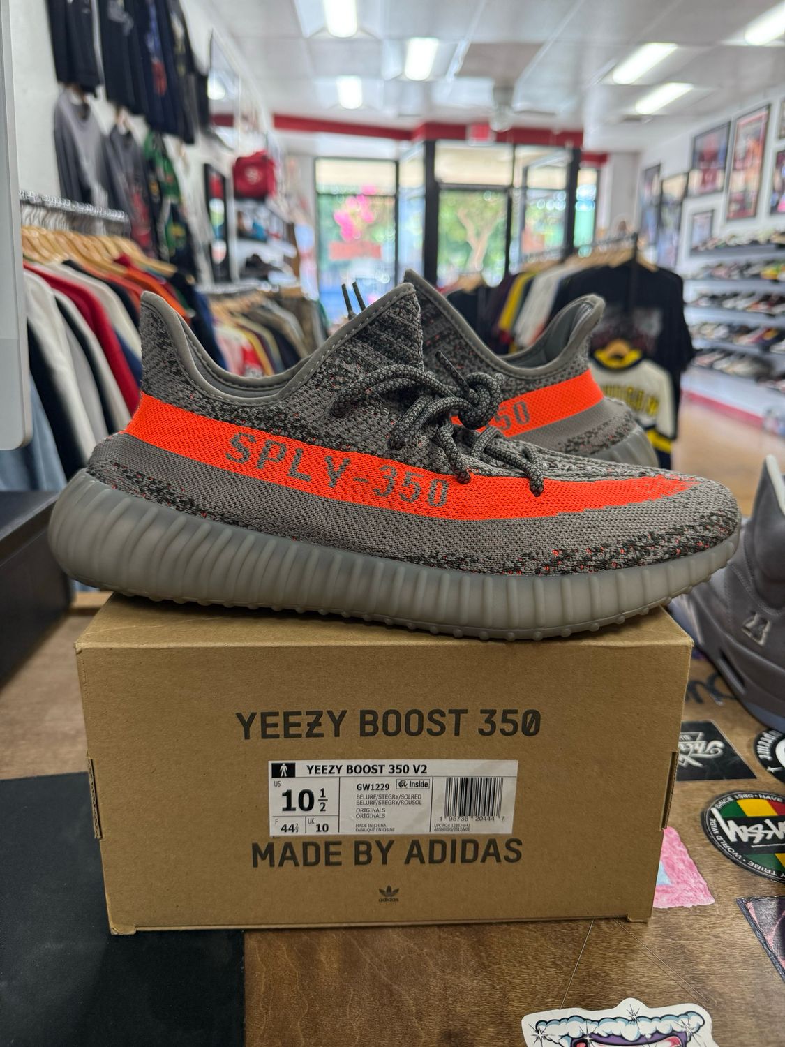 Lightly Worn Adidas Yeezy Boost 350 V2 Beluga Reflective Size 10.5