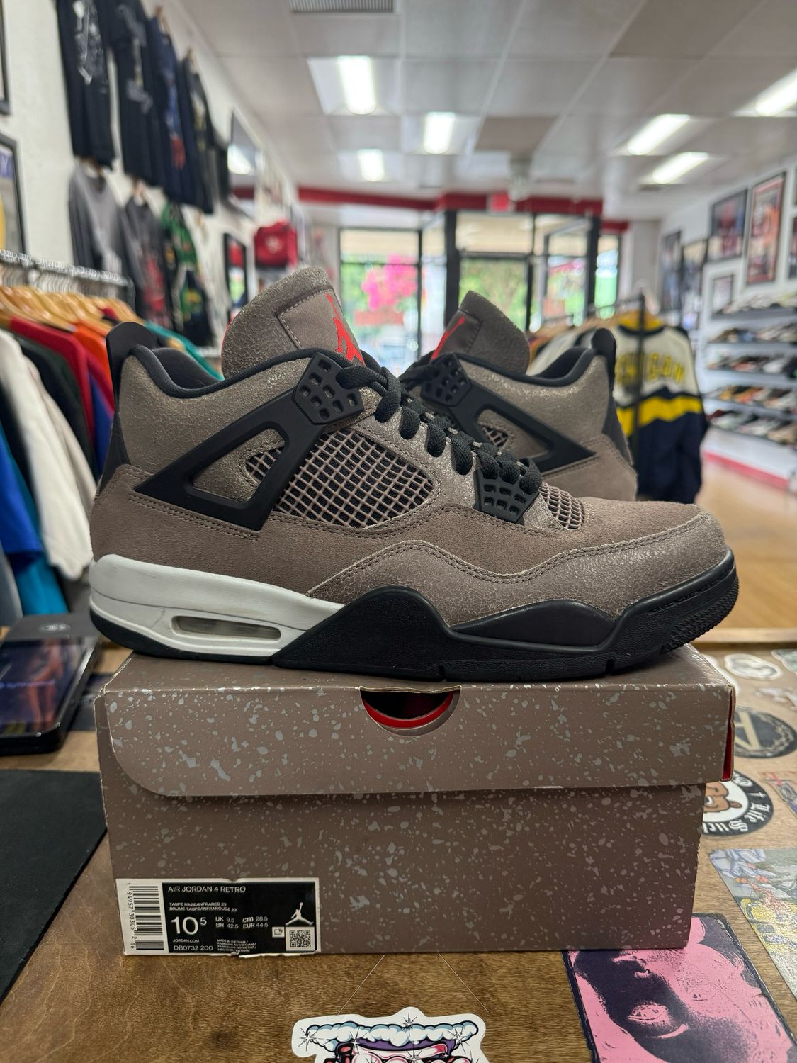 Pre Owned Jordan 4 Retro Taupe Haze Size 10.5