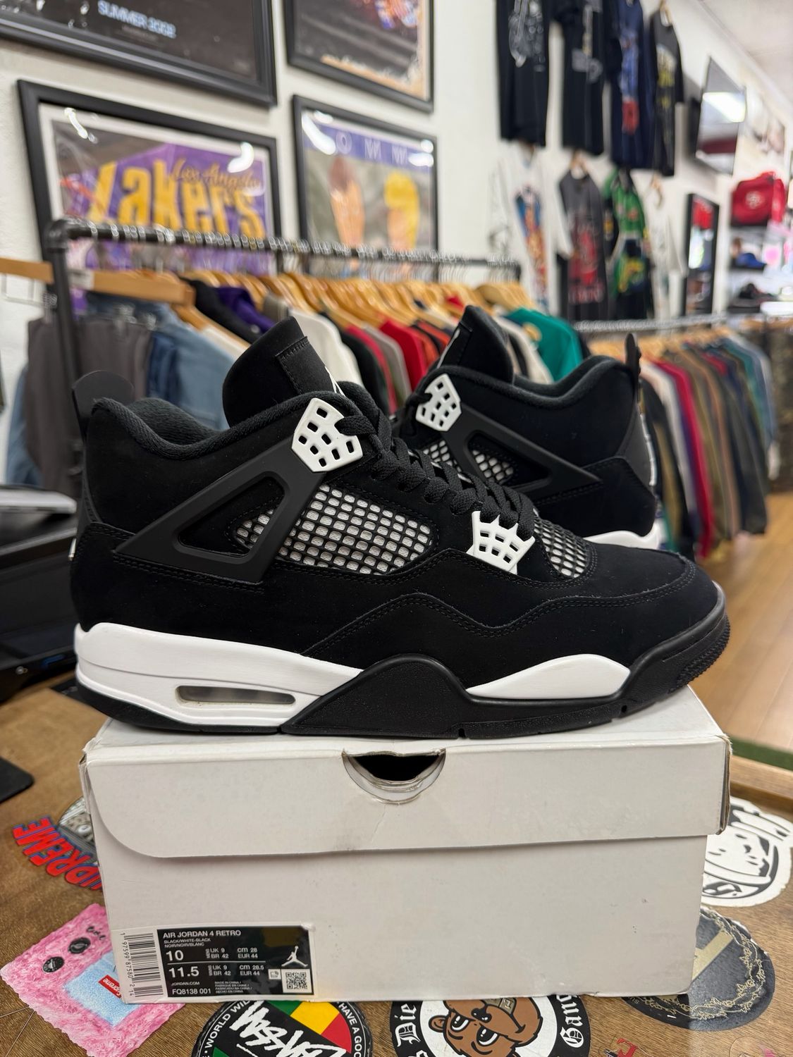 Jordan 4 Retro White Thunder Size 10 (WORN)