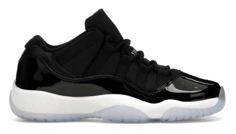 DS Jordan 11 Retro Low Space Jam (GS) Size 4.5Y