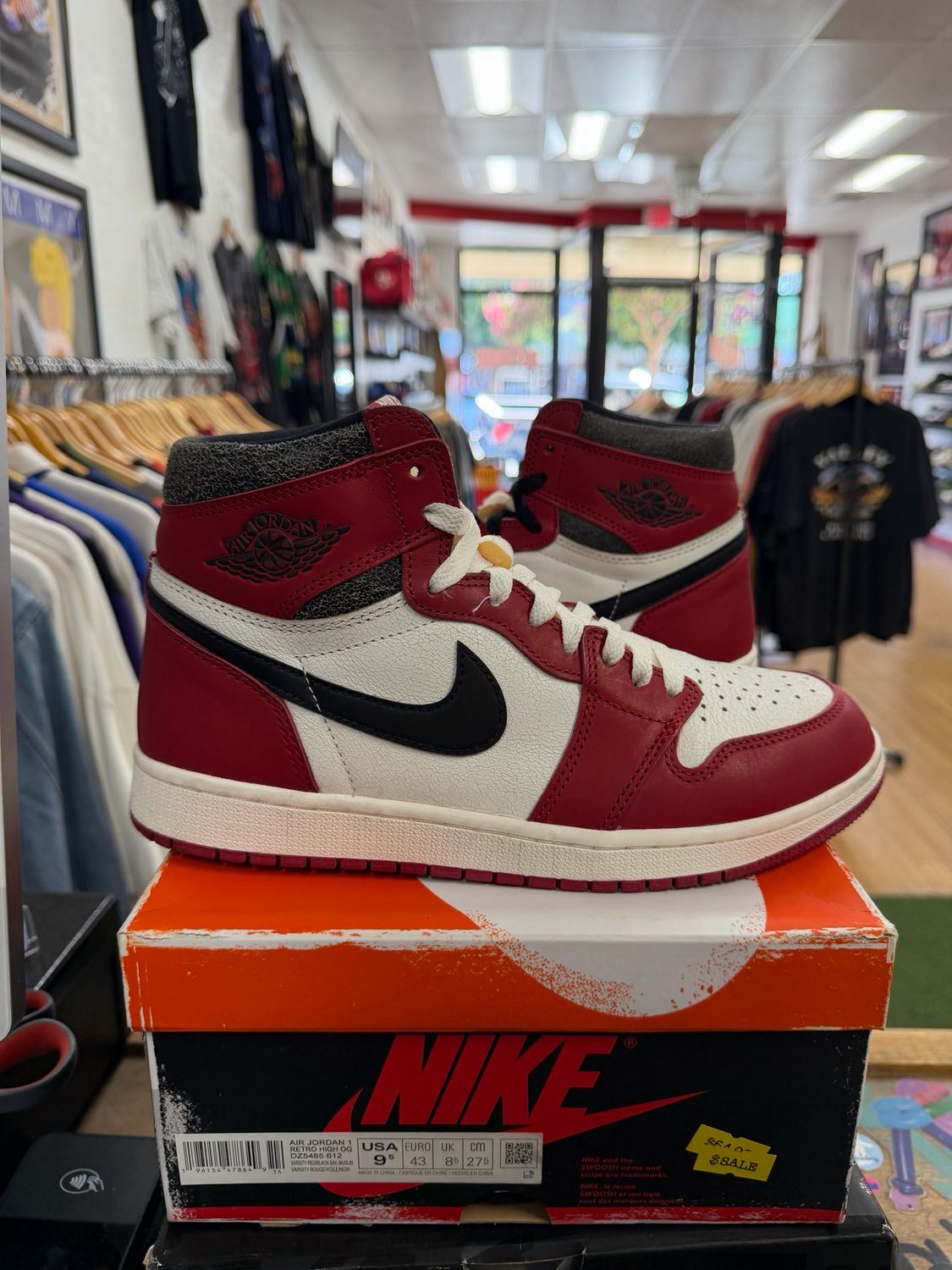 Jordan 1 Retro High OG Chicago Lost and Found Size 9.5 (WORN)