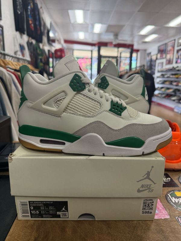 Pre Owned Jordan 4 Retro SB Pine Green Size 9