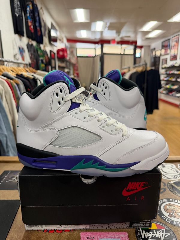 Jordan 5 Retro Grape (2025) Size 10 (Lightly Worn)