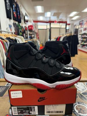 Jordan 11 Retro Playoffs Bred (2019) Size 9.5 (Lightly WORN)