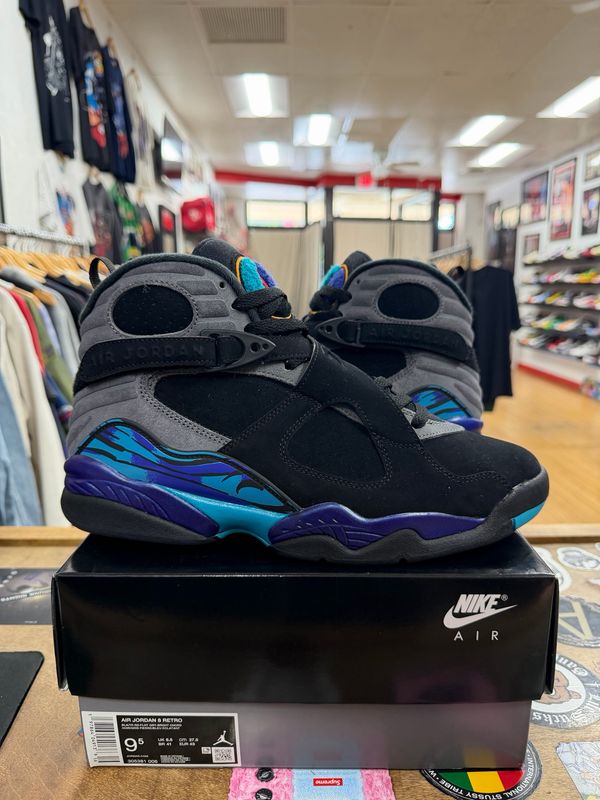 Jordan 8 Retro Aqua (2025) Size 9.5 (Lightly WORN)