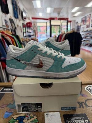 Nike SB Dunk Low April Skateboards Size 9 (Lightly Worn)