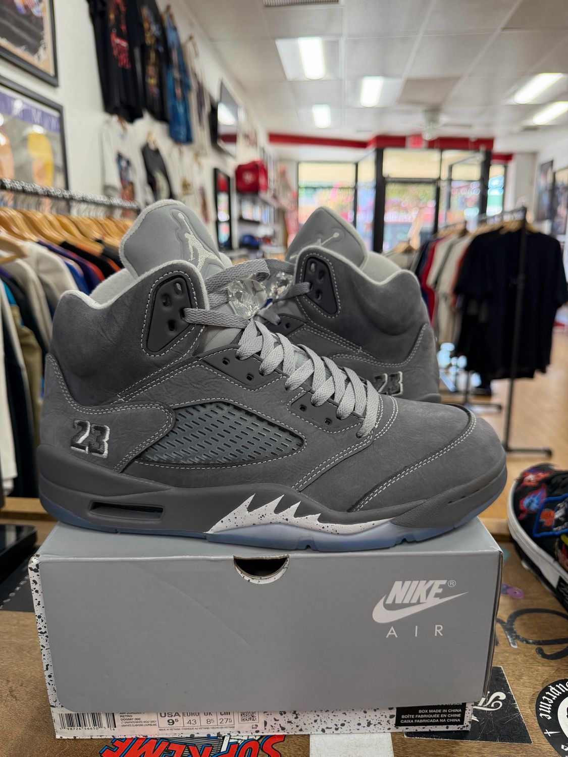 Jordan 5 Retro Wolf Grey (2026) Size 9.5 (Lightly USED)