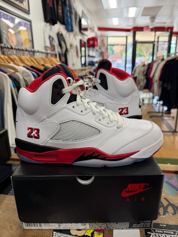 Jordan 5 Retro Fire Red Black Tongue (2025) Size 9.5 (WORN)