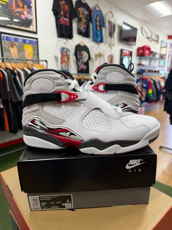 Jordan 8 Retro White True Red (2025) Size 9.5 (Lightly USED)
