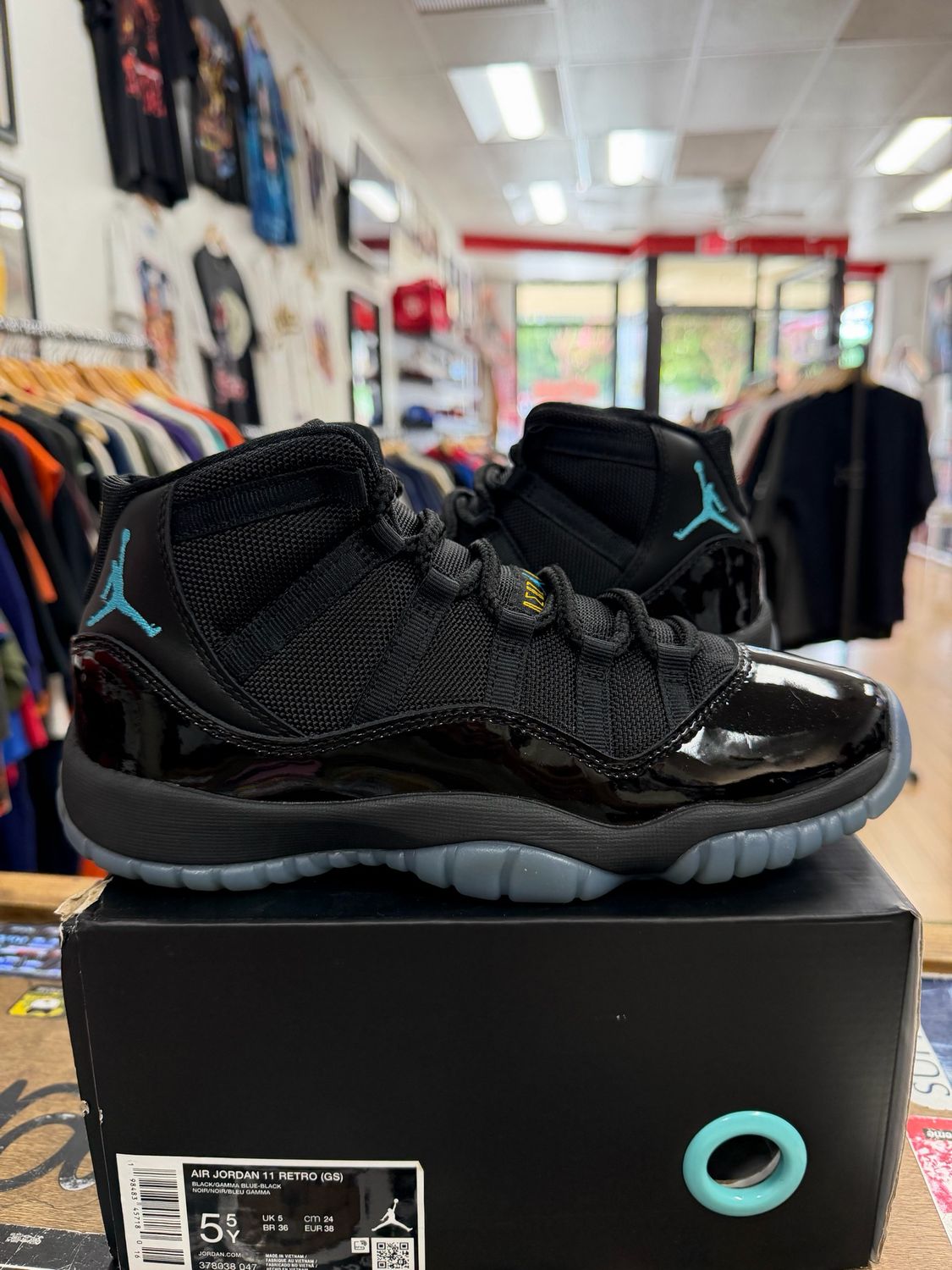 Jordan 11 Retro Gamma Blue (2025) (GS) Size 5.5Y (Worn 1x)