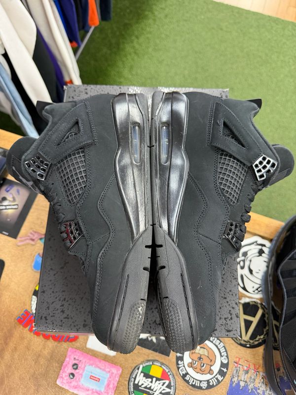 Jordan 4 Retro Black Cat (2025) Size 10.5 (USED)