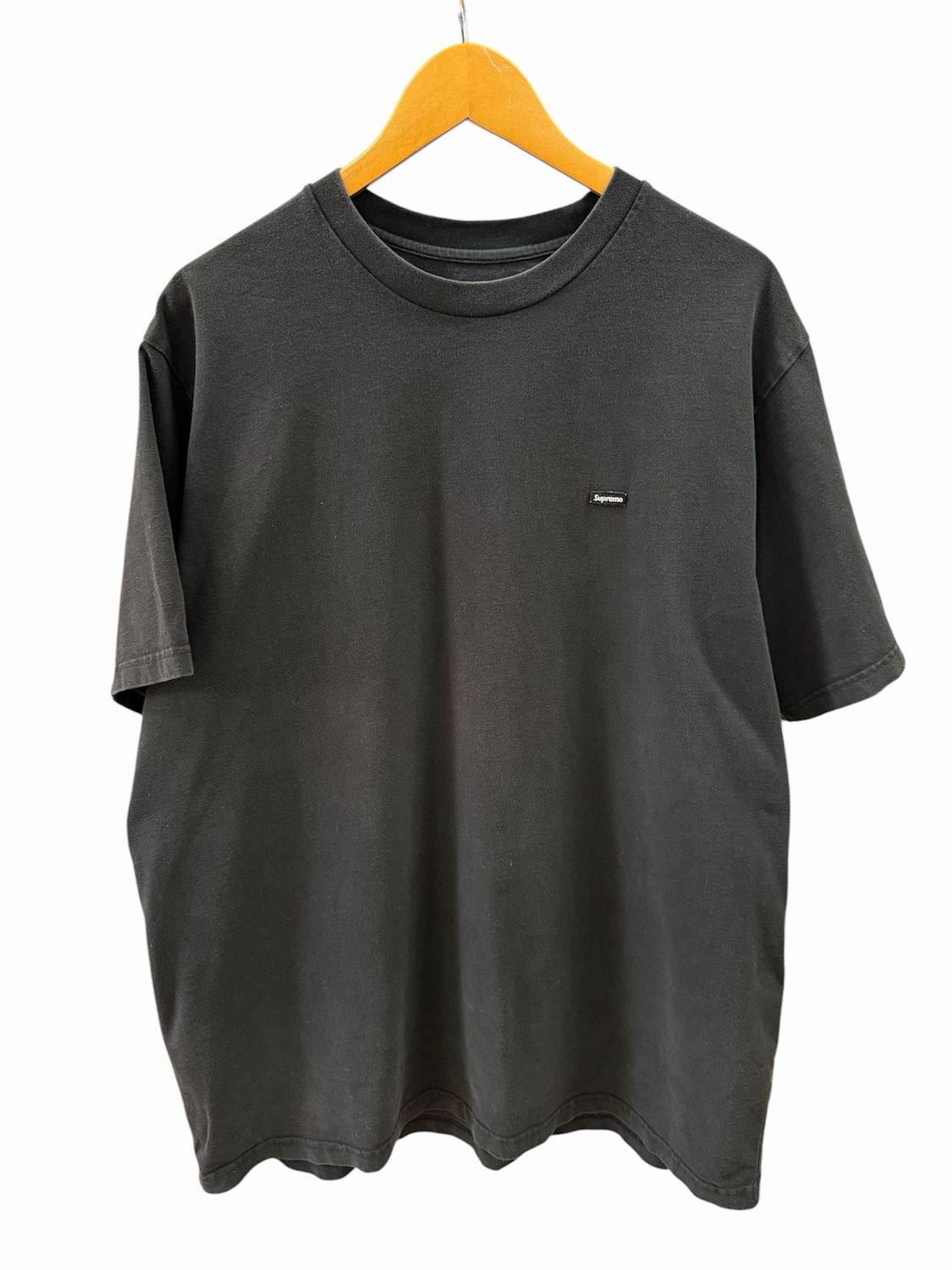Supreme Small Box Logo Tee Size XXL (WORN), Colour: BLACK