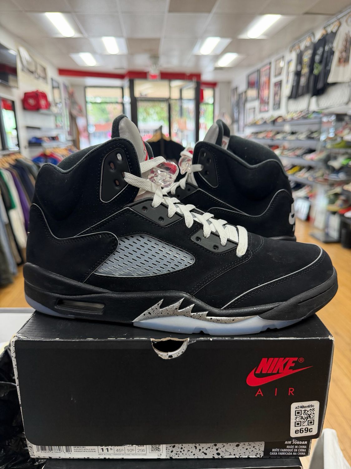 Jordan 5 Retro OG Black Metallic Reimagined Size 11.5 (Lightly Worn)