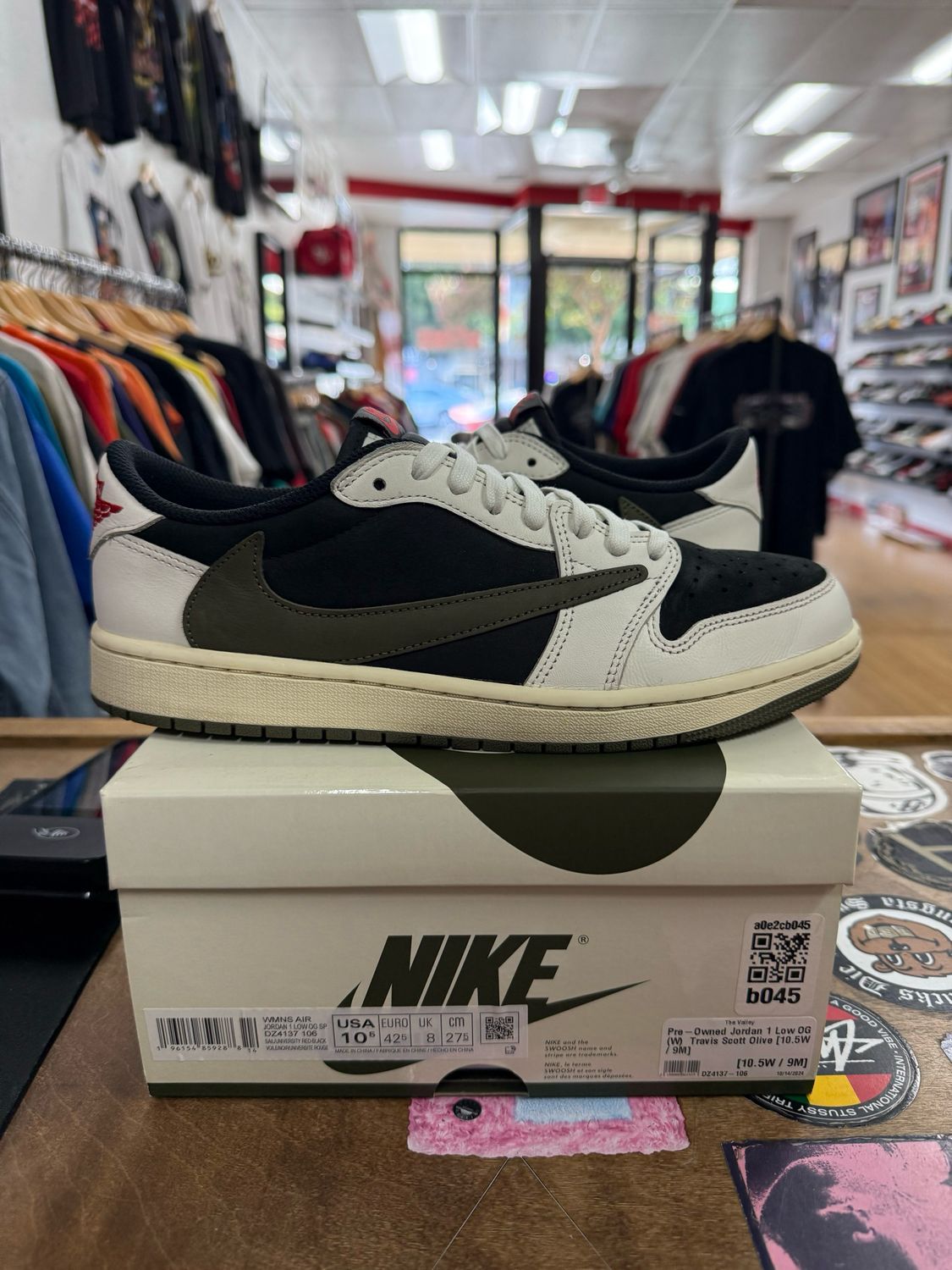 Pre Owned Jordan 1 Retro Low OG SP Travis Scott Olive (Women's) Size 10.5W,9M