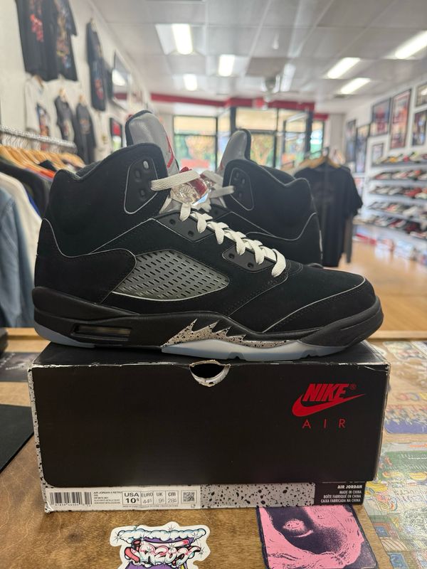 Pre Owned Jordan 5 Retro OG Black Metallic Reimagined Size 10.5