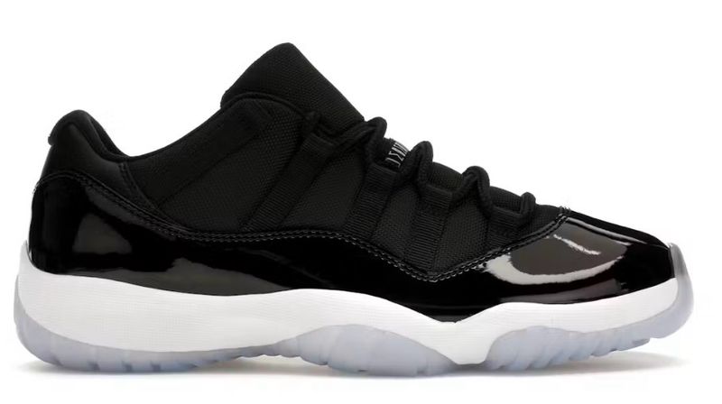 DS Jordan 11 Retro Low Space Jam Size 8