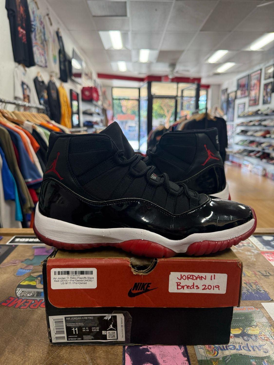 Jordan 11 Retro Playoffs Bred (2019) Size 11 (Pre-Owned)