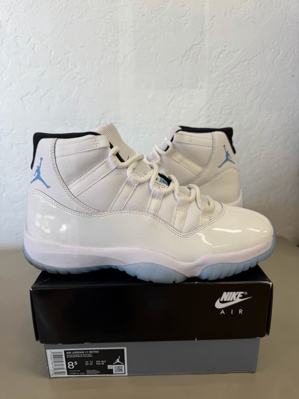 Jordan 11 Retro Legend Blue (2024) Size 8.5 (Lightly Worn)