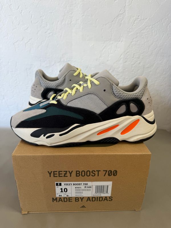 adidas Yeezy Boost 700 Wave Runner Size 10 (Lightly Worn)