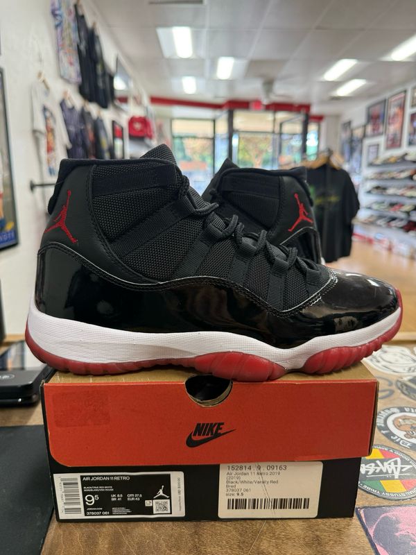 Pre Owned Jordan 11 Retro Playoffs Bred (2019) Size 9.5