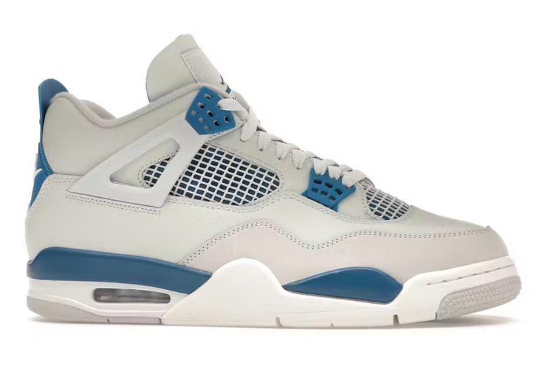 DS Jordan 4 Retro Military Blue (2024) Size 8.5 ( Small Flaw)