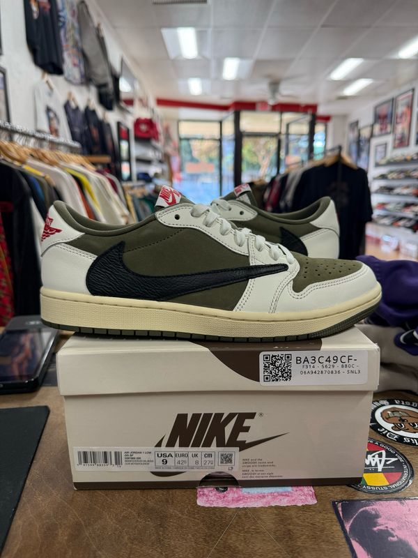 Pre Owned Jordan 1 Retro Low OG SP Travis Scott Medium Olive Size 9