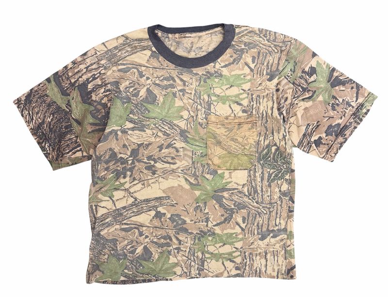 Vintage Real Tree Camo Pocket Tee Size Large 22.5x28