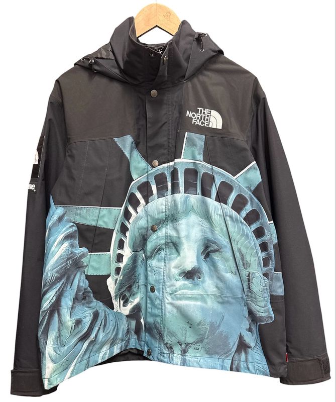 Pre Owned Supreme The North Face Statue of Liberty Mountain Jacket FW19 Black Size M