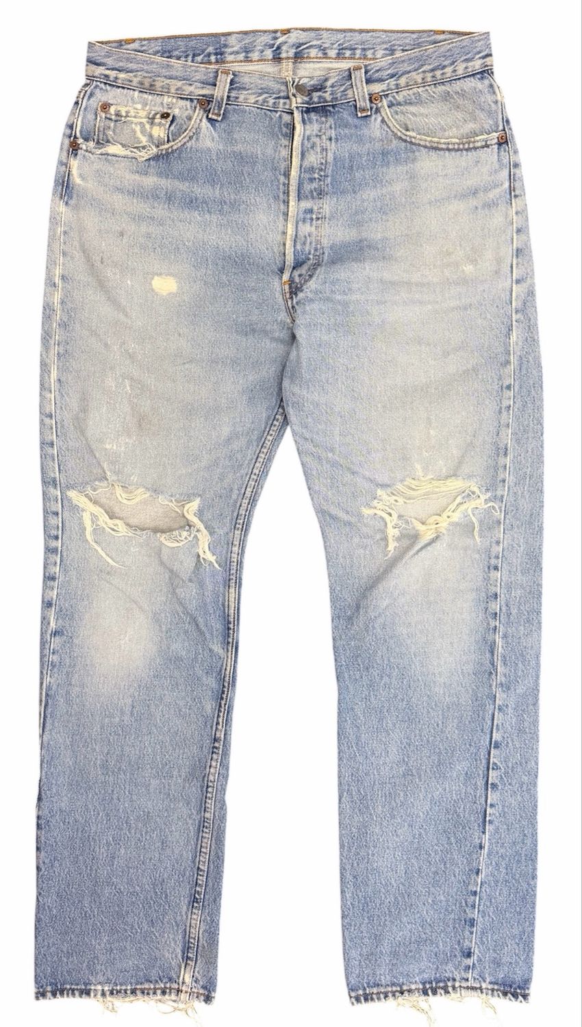 Vintage Levi's 501 Button Fly Distressed Jeans 34x31