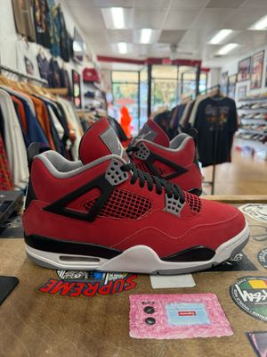 Pre-Owned Jordan 4 Retro Toro Bravo (2026) Size 10.5 (NO BOX)