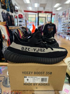 adidas Yeezy Boost 350 V2 Core Black White Size 9 (Pre-Owned)
