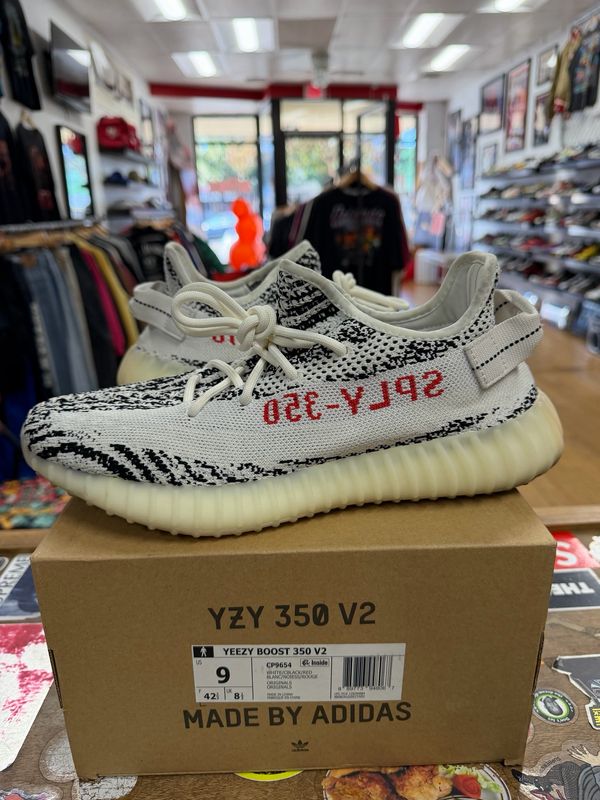 adidas Yeezy Boost 350 V2 Zebra Size 9 (Pre-Owned)